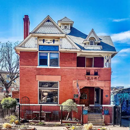 Off Broadway B & B